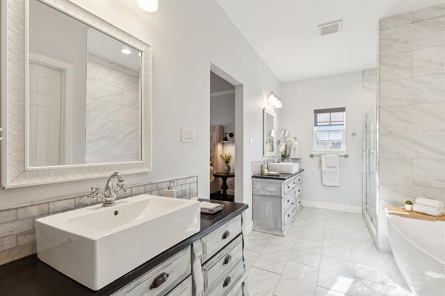 Building Photo - 1208 Scenic Dr