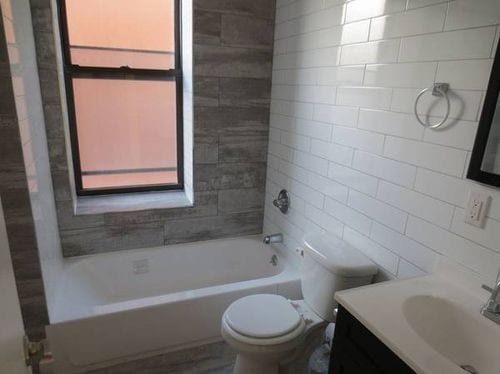 Building Photo - 755 Fenimore St