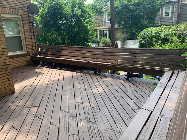 Building Photo - Fantastic Location in the Heart of Squirrel Hill!