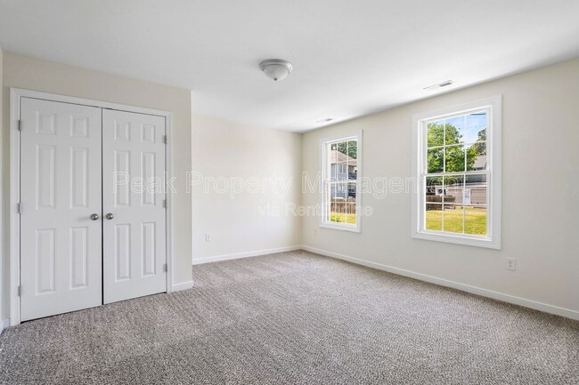 Building Photo - 819 Kinney St