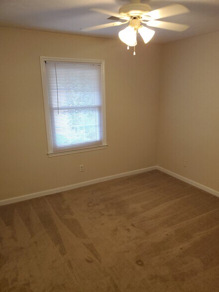 Building Photo - 1167 Turkey Foot Rd