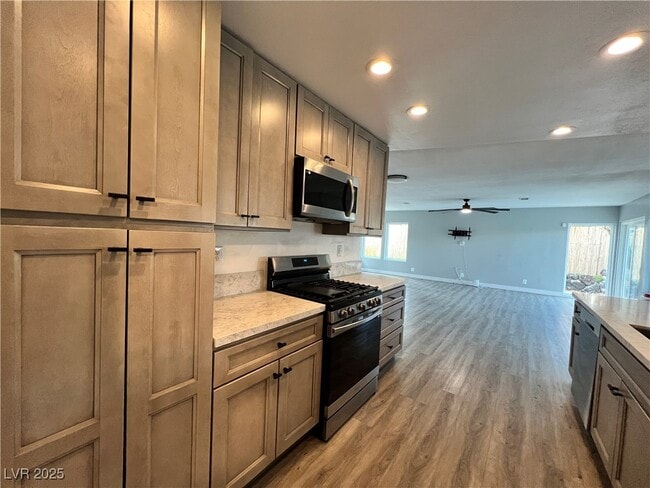 Building Photo - 3140 Hebard Dr