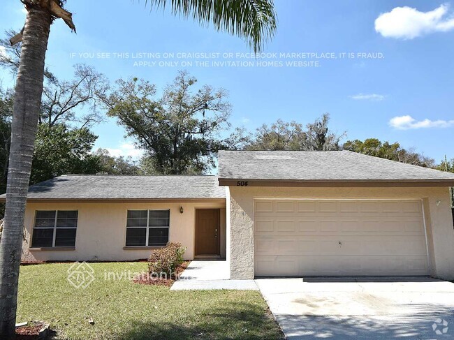 Building Photo - 504 Hillside Ct