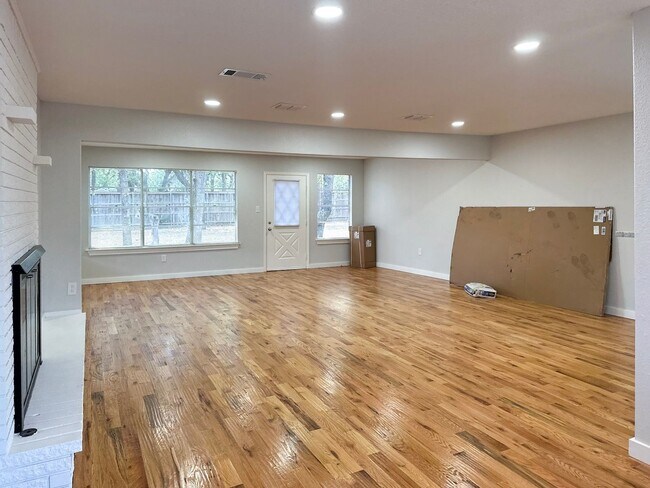 Building Photo - 51231 Irvin Rd