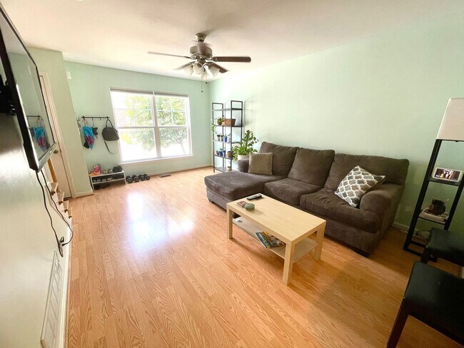 Building Photo - Clifton Heights Townhome!