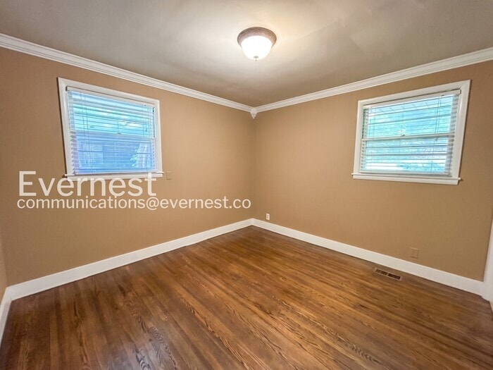 Building Photo - 4908 Briarwood Dr