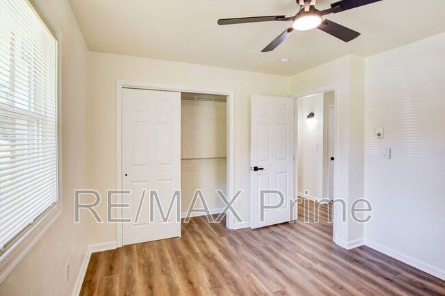 Building Photo - 1306 Linden Ave