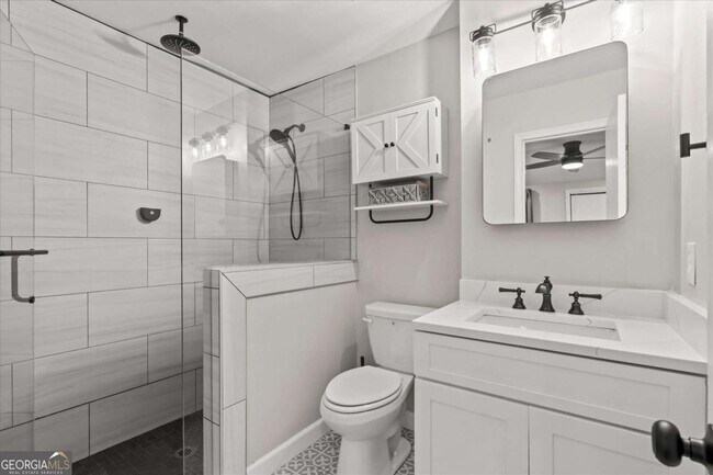 Building Photo - 541 N White St