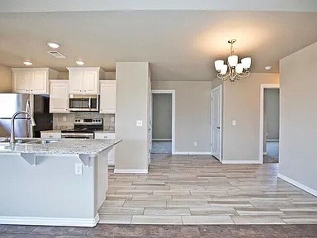 Building Photo - GREAT LOCATION IN CENTERTON!!!