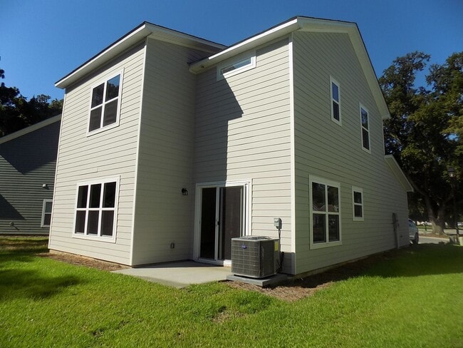Building Photo - Home Close to Mitchellville Park