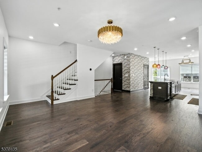 Building Photo - 701 Abbe Rd