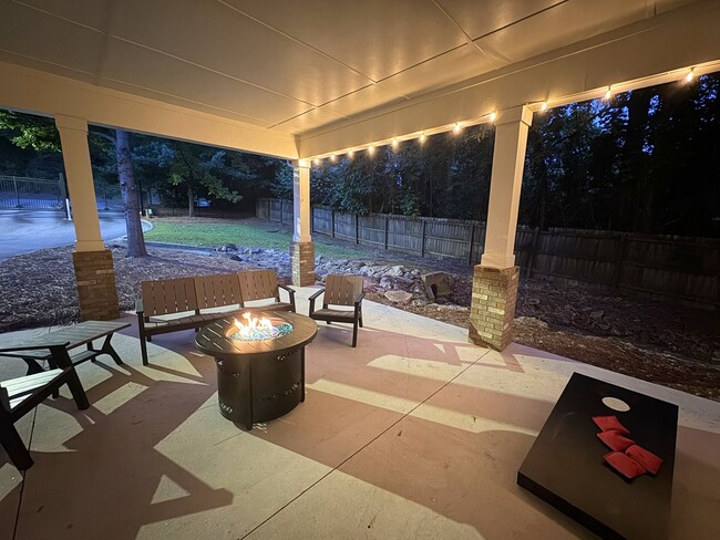 Building Photo - PRE-LEASING FOR AUGUST 6TH, 2026!