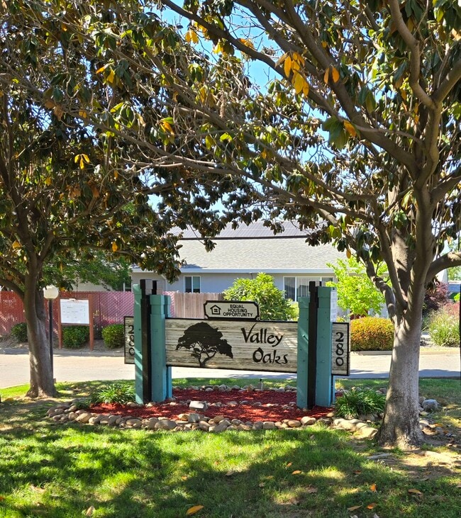 Apartment Entrance - Valley Oak Apartments