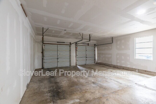 Building Photo - 832 W Merriweather St