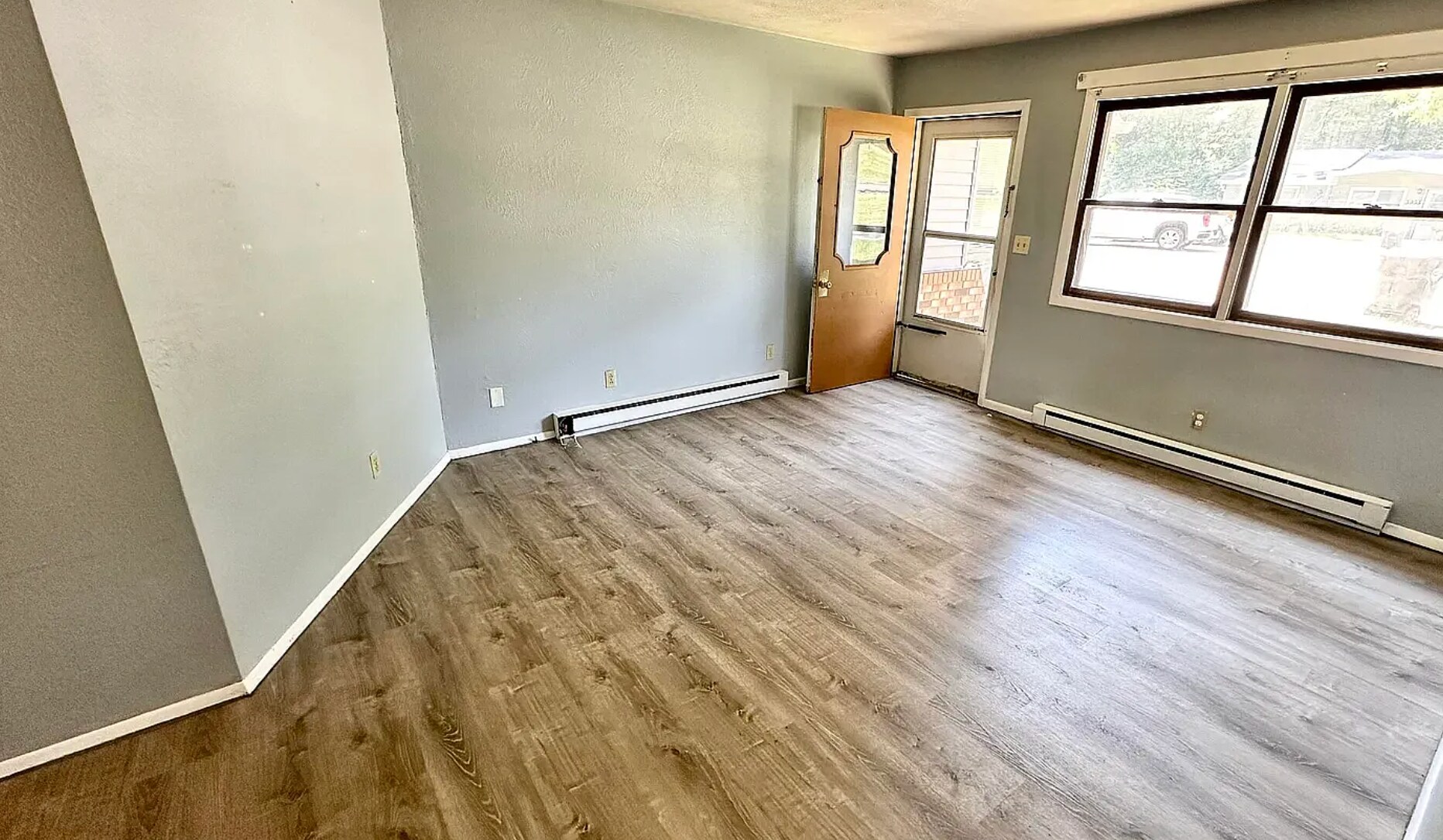 Building Photo - 3917 Reinhardt Dr