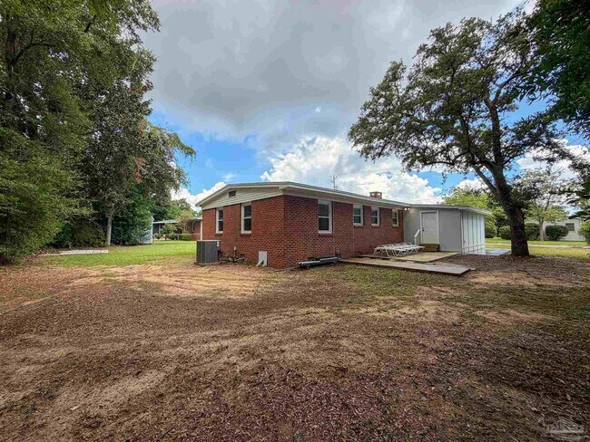 Building Photo - 1815 Hallmark Dr