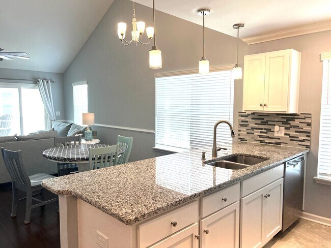 Building Photo - ONE MONTH FREE with a sixteen-month lease. Two Bedroom, Furnished Condo in Windsor Green in Carol...