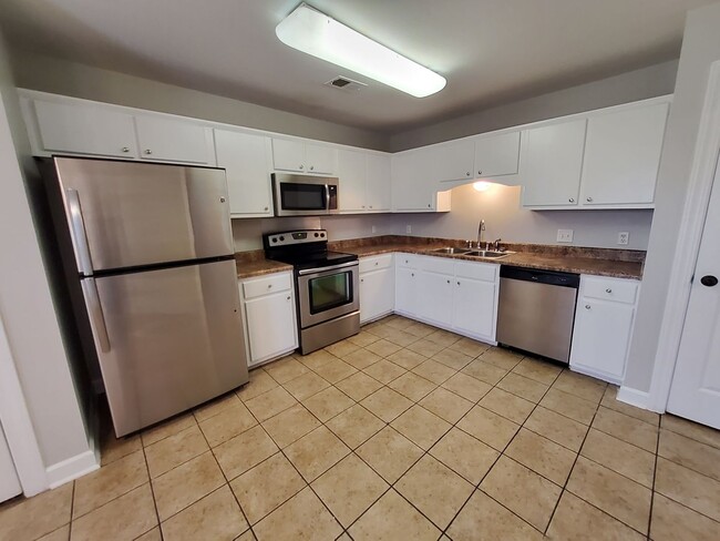Building Photo - 8898 Rasco Hills Cove