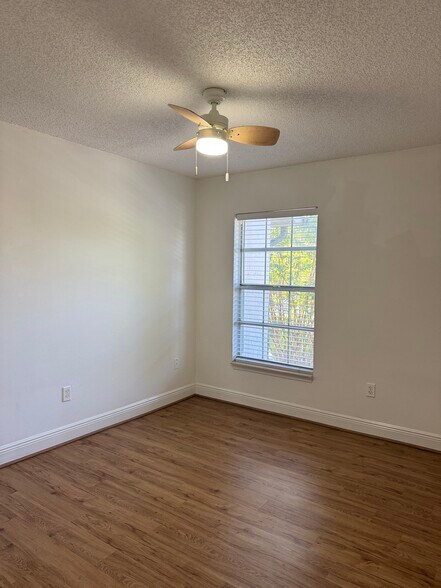 Second bedroom - 3651 N Goldenrod Rd