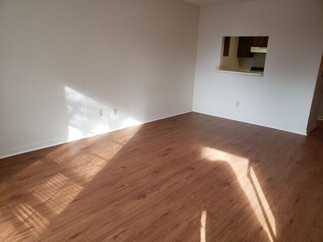 Building Photo - 206 Yelton Ct