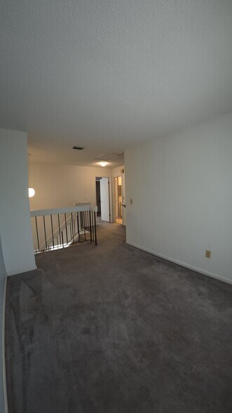 Building Photo - 15203 Morning Dr