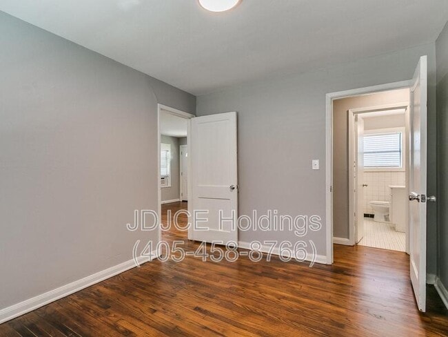 Building Photo - 422 Wilson Dr