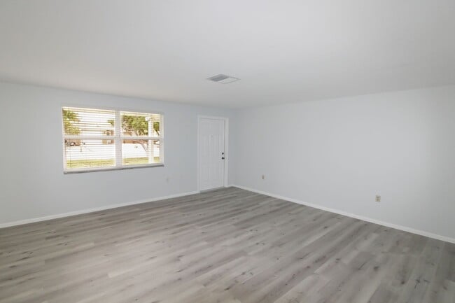 Building Photo - Nokomis Annual Home for Rent