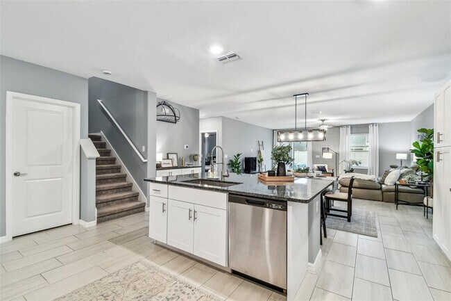 Building Photo - 8887 Little Bluestem Dr