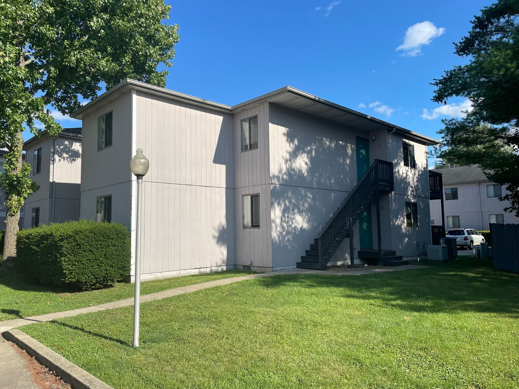 Building B - 101 S Shafer St