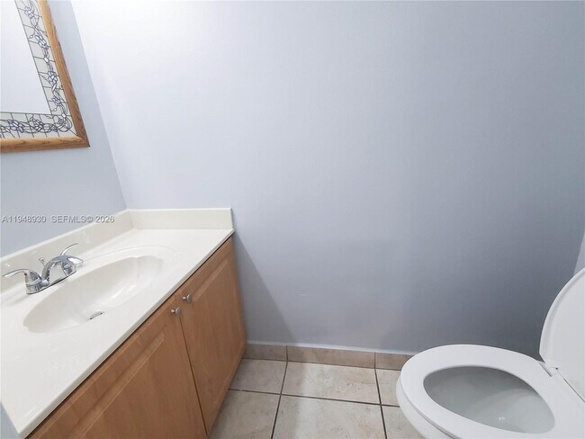 Building Photo - 1519 W 42nd Pl