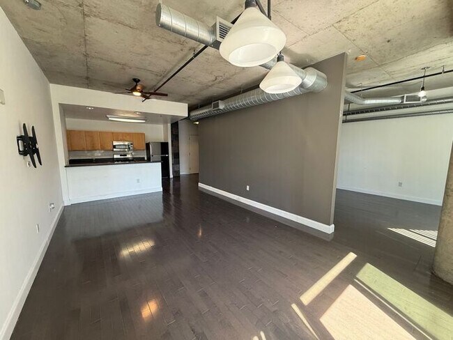 Building Photo - Modern Loft Living in the Heart of Downtow...