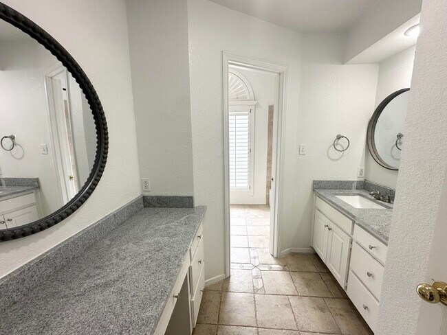 Building Photo - Gorgeous Home For Rent