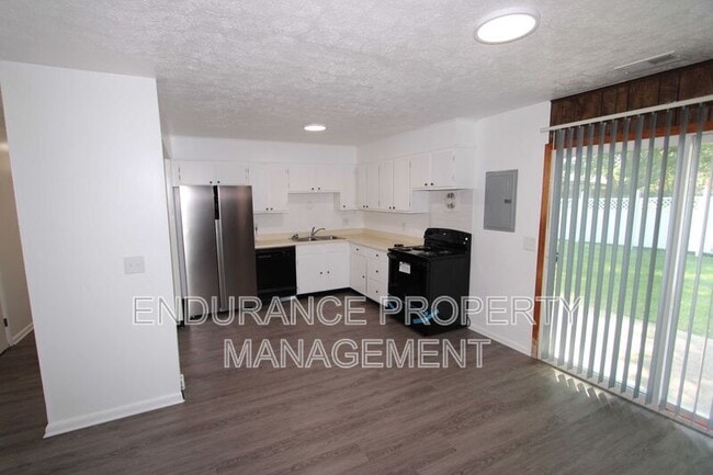 Building Photo - 2511 Lincoln Ave