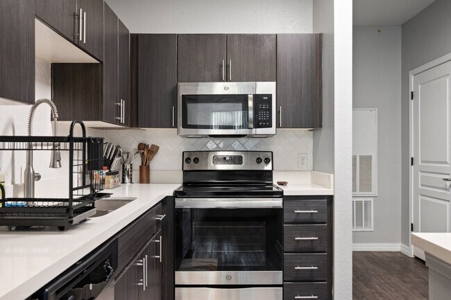 Building Photo - 14 W Villa Rita Dr