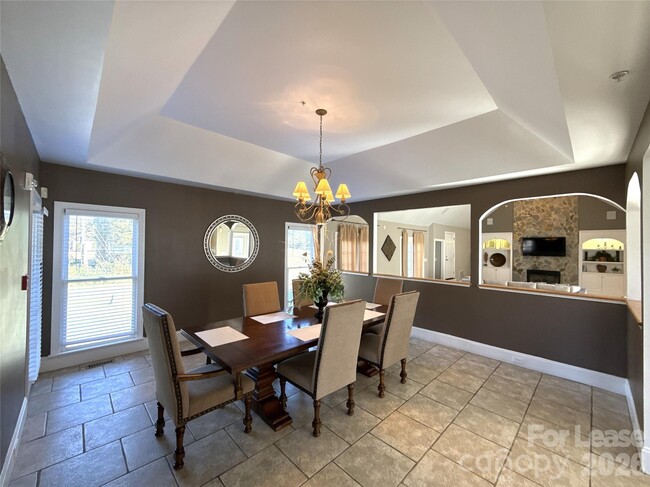 Building Photo - 14009 Thompson Rd