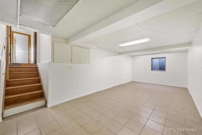 Building Photo - 8508 S Oketo Ave