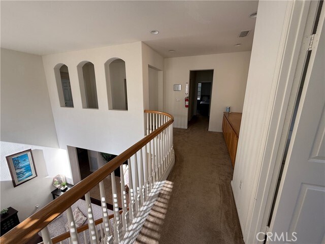 Building Photo - 3 Hollinwood