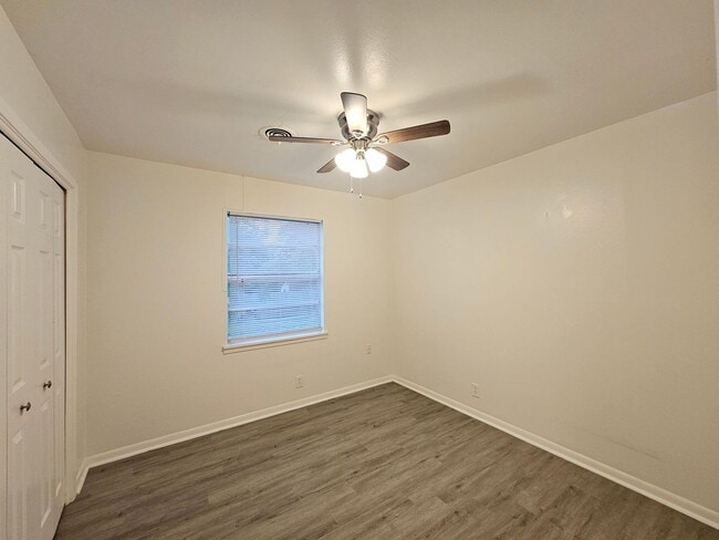 Building Photo - HUGE RENT REDUCTION AND $99 MOVE IN SPECIAL!