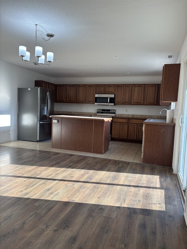 Building Photo - 6665 S Loganberry Way