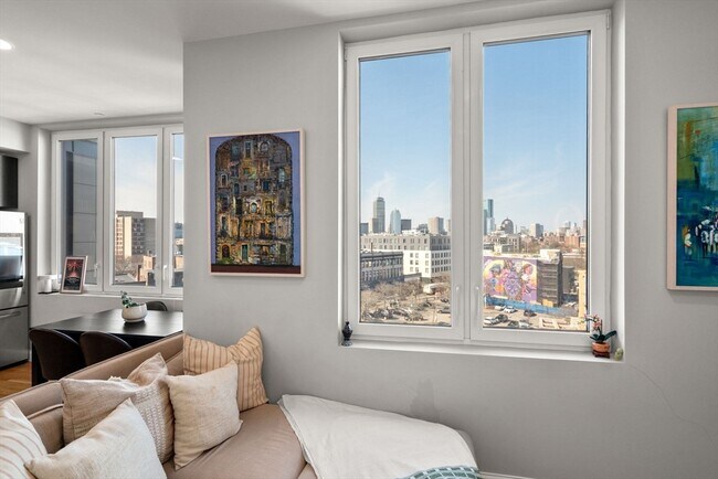 Building Photo - 10 Taber St