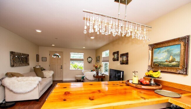 Building Photo - 40 Encina Ave
