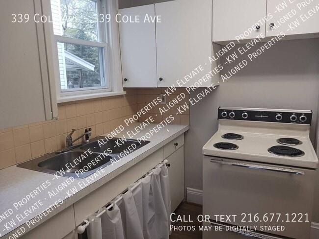 Building Photo - 339 Cole Ave