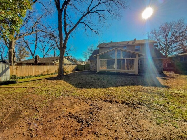 Building Photo - 3 bedroom 2 bath home in Shawnee