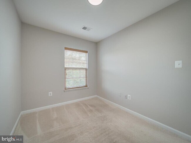 Building Photo - 4643 Deerwatch Dr