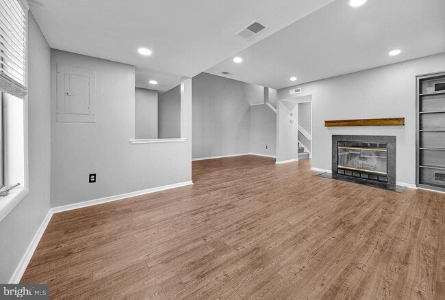 Building Photo - 4 Ingham Way