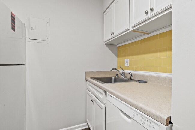 Building Photo - 142 Georgetown Rd