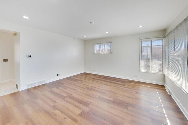 Building Photo - 4908 Carol St