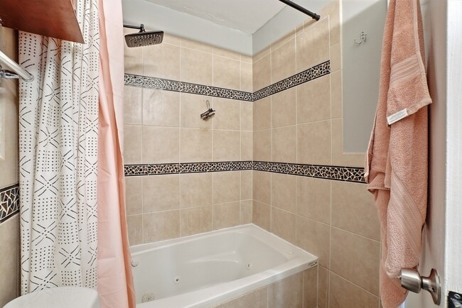 Building Photo - 12738 Kenneth Ave