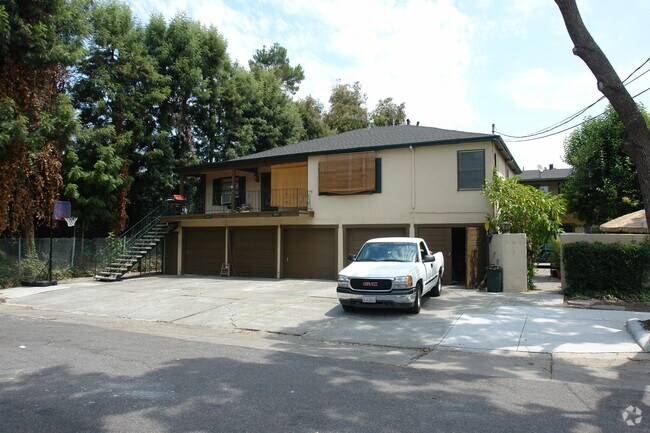Building Photo - Myrtle Apts