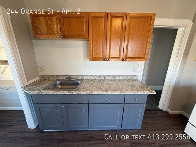 Building Photo - 244 Orange St